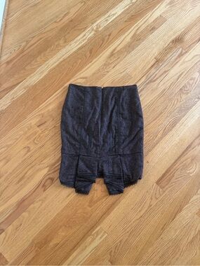 Y2k vintage Bebe pencil skirt work skirt with back pleats size 4